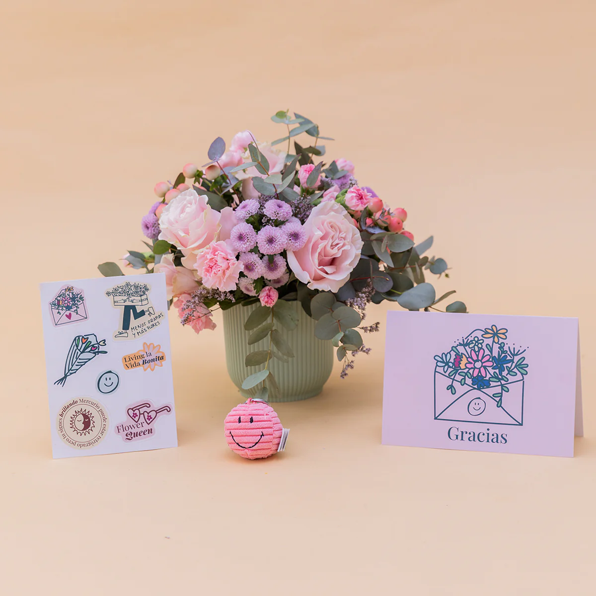 Arreglo de Flores con Llavero, Pegatinas y Tarjeta - Image 5