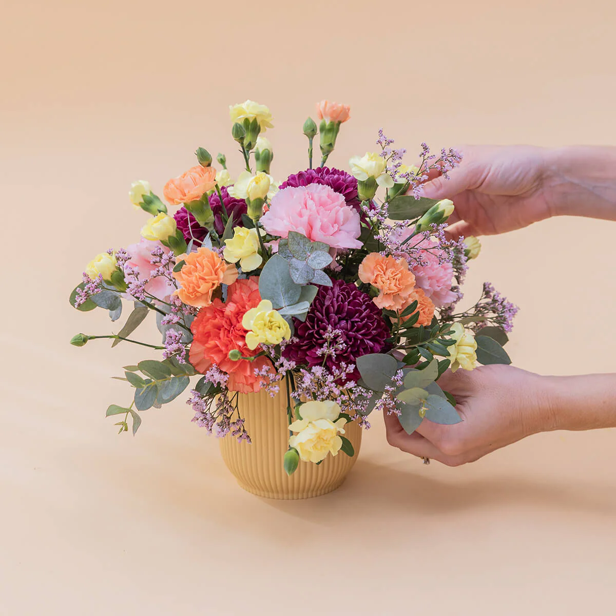 La Chispa - Arreglo con flores amarillas y naranjas - Image 3